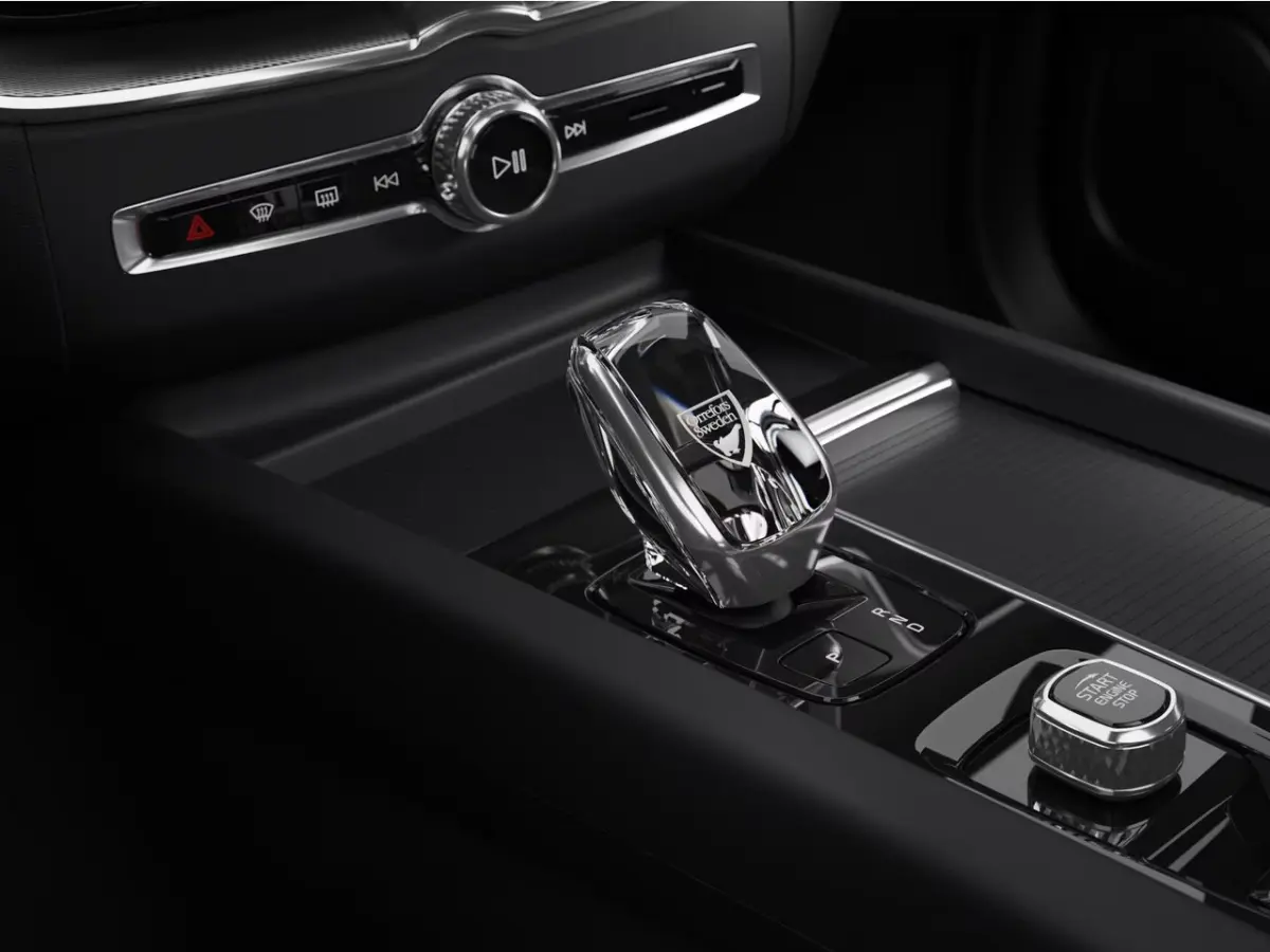 2.0 T8 Plug-in hybrid AWD Ultra Dark Exec. Ed. | Achterbank verwarmd | Bowers & Wilkins audiosysteem | Charcoal hemelbekleding