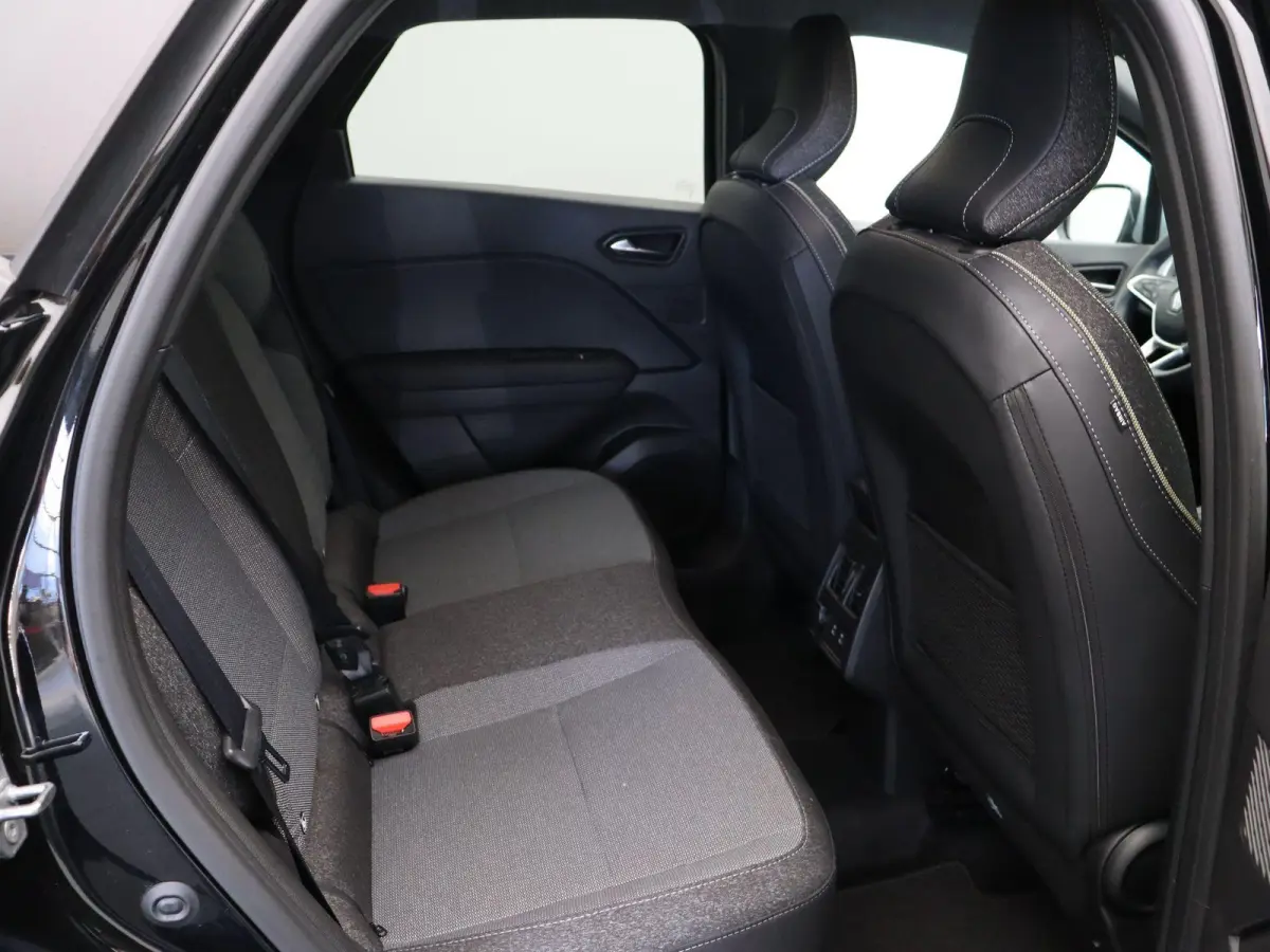 E-Tech full hybrid 145pk techno | Adaptieve cruise control | Navigatie | Achteruitrijcamera | Lichtmetalen velgen |