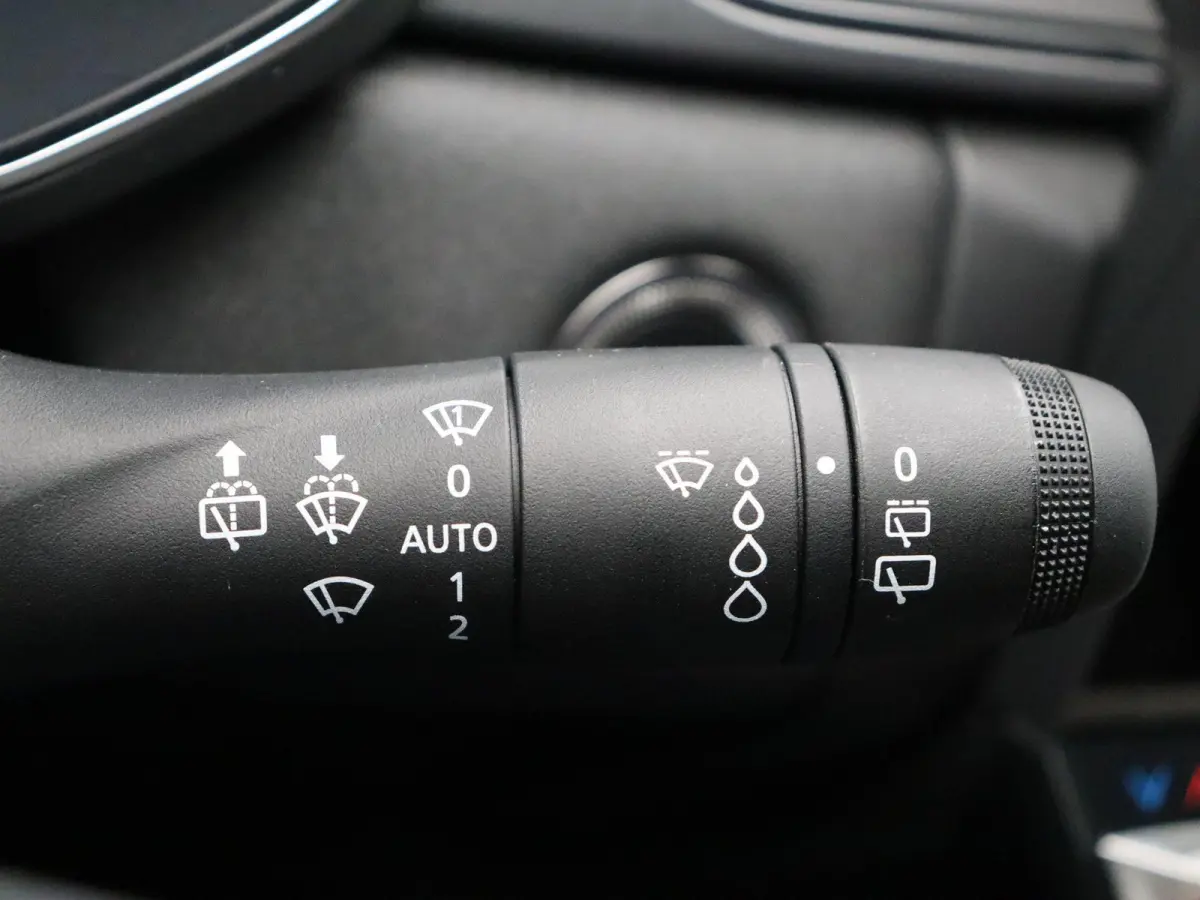 E-Tech full hybrid 145pk techno | Adaptieve cruise control | Navigatie | Achteruitrijcamera | Lichtmetalen velgen |