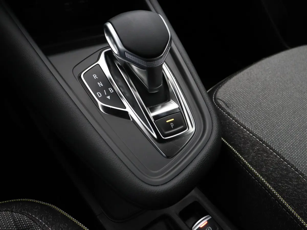 E-Tech full hybrid 145pk techno | Adaptieve cruise control | Navigatie | Achteruitrijcamera | Lichtmetalen velgen |