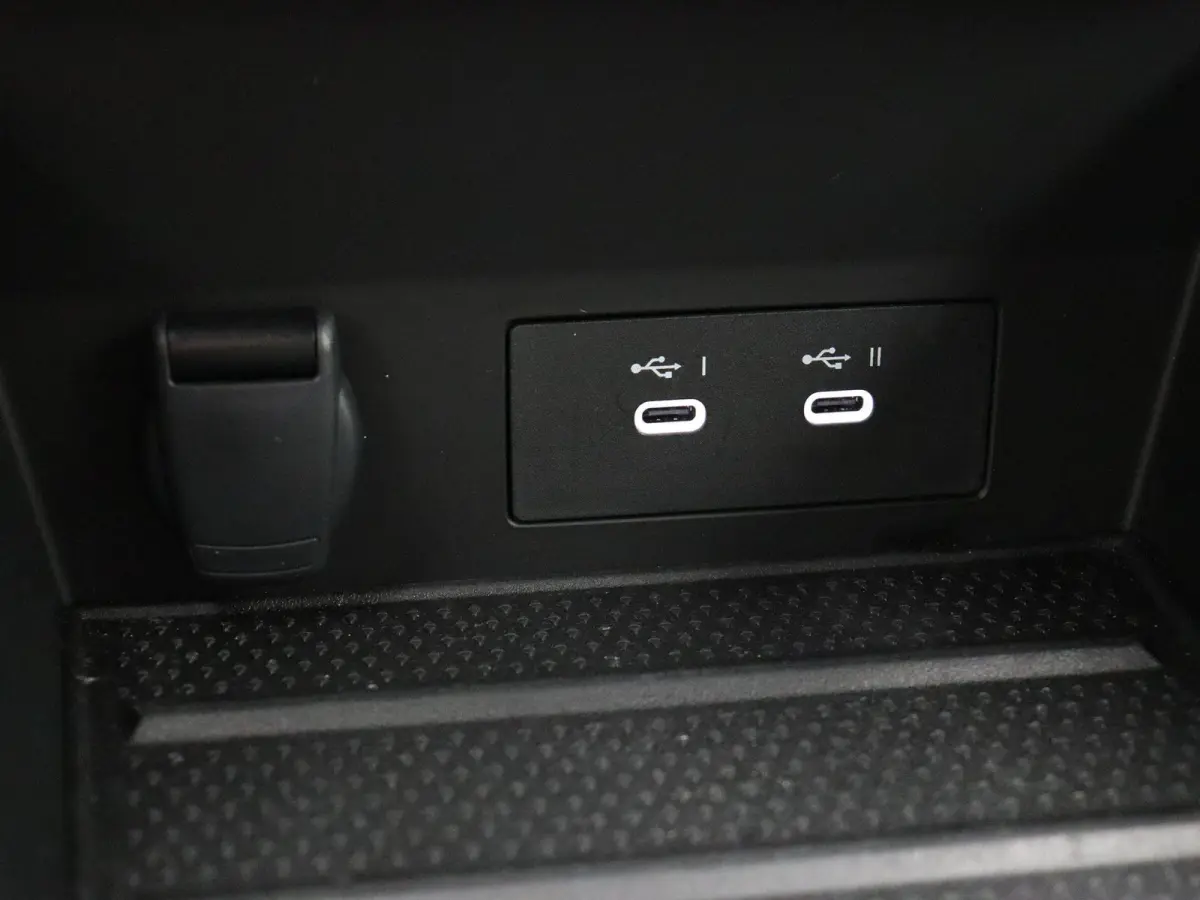 E-Tech full hybrid 145pk techno | Adaptieve cruise control | Navigatie | Achteruitrijcamera | Lichtmetalen velgen |