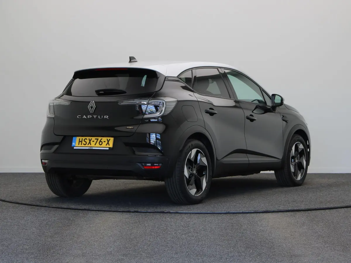 E-Tech full hybrid 145pk techno | Adaptieve cruise control | Navigatie | Achteruitrijcamera | Lichtmetalen velgen |