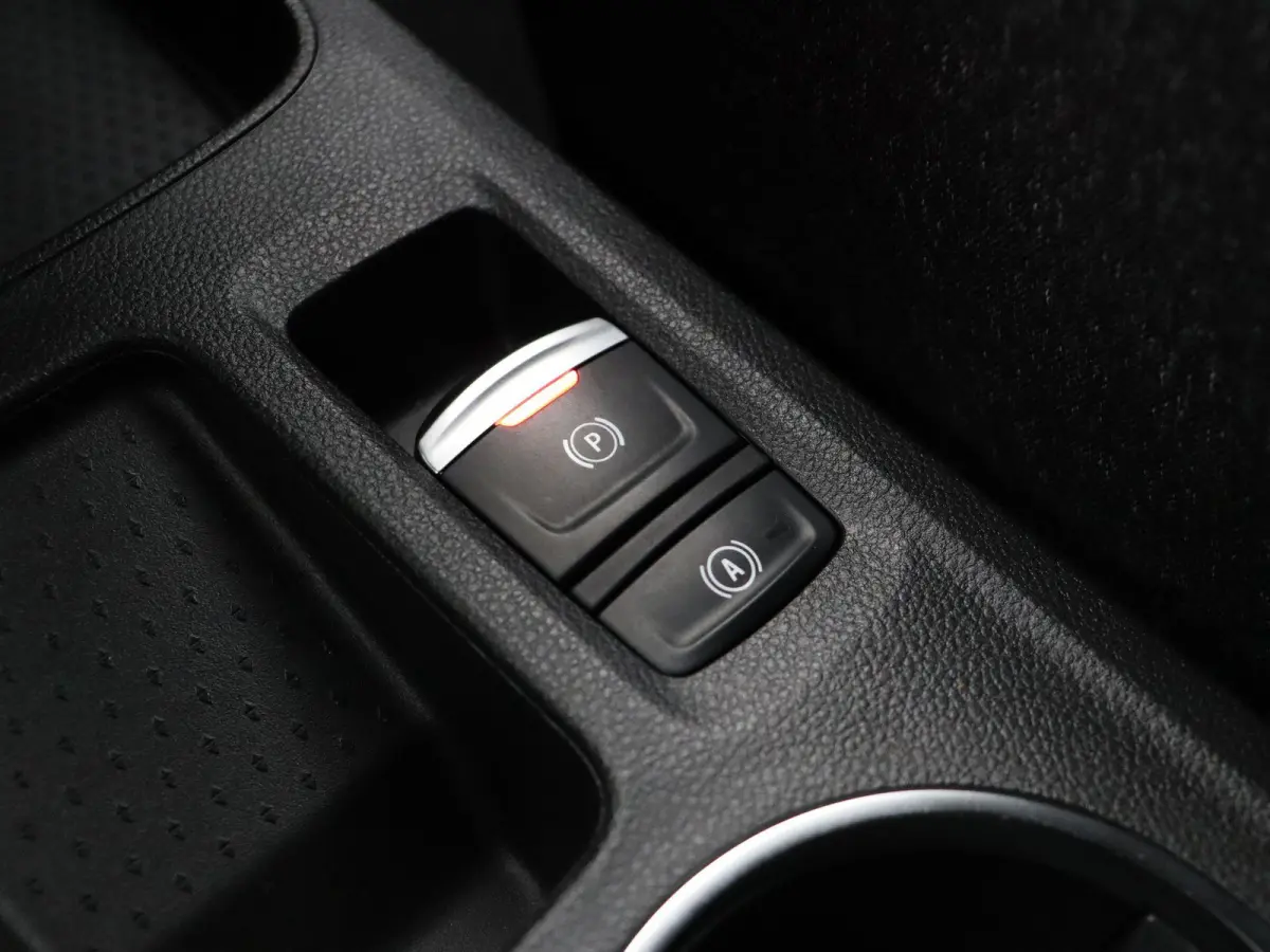 E-Tech full hybrid 145pk techno | Adaptieve cruise control | Navigatie | Achteruitrijcamera | Lichtmetalen velgen |