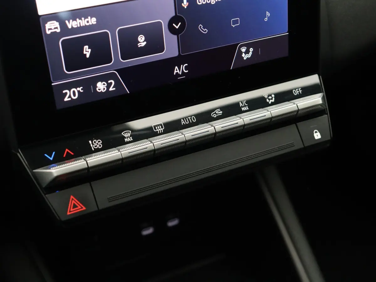 E-Tech full hybrid 145pk techno | Adaptieve cruise control | Navigatie | Achteruitrijcamera | Lichtmetalen velgen |