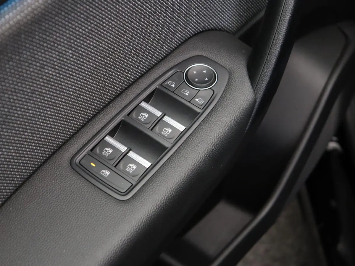 E-Tech full hybrid 145pk techno | Adaptieve cruise control | Navigatie | Achteruitrijcamera | Lichtmetalen velgen |