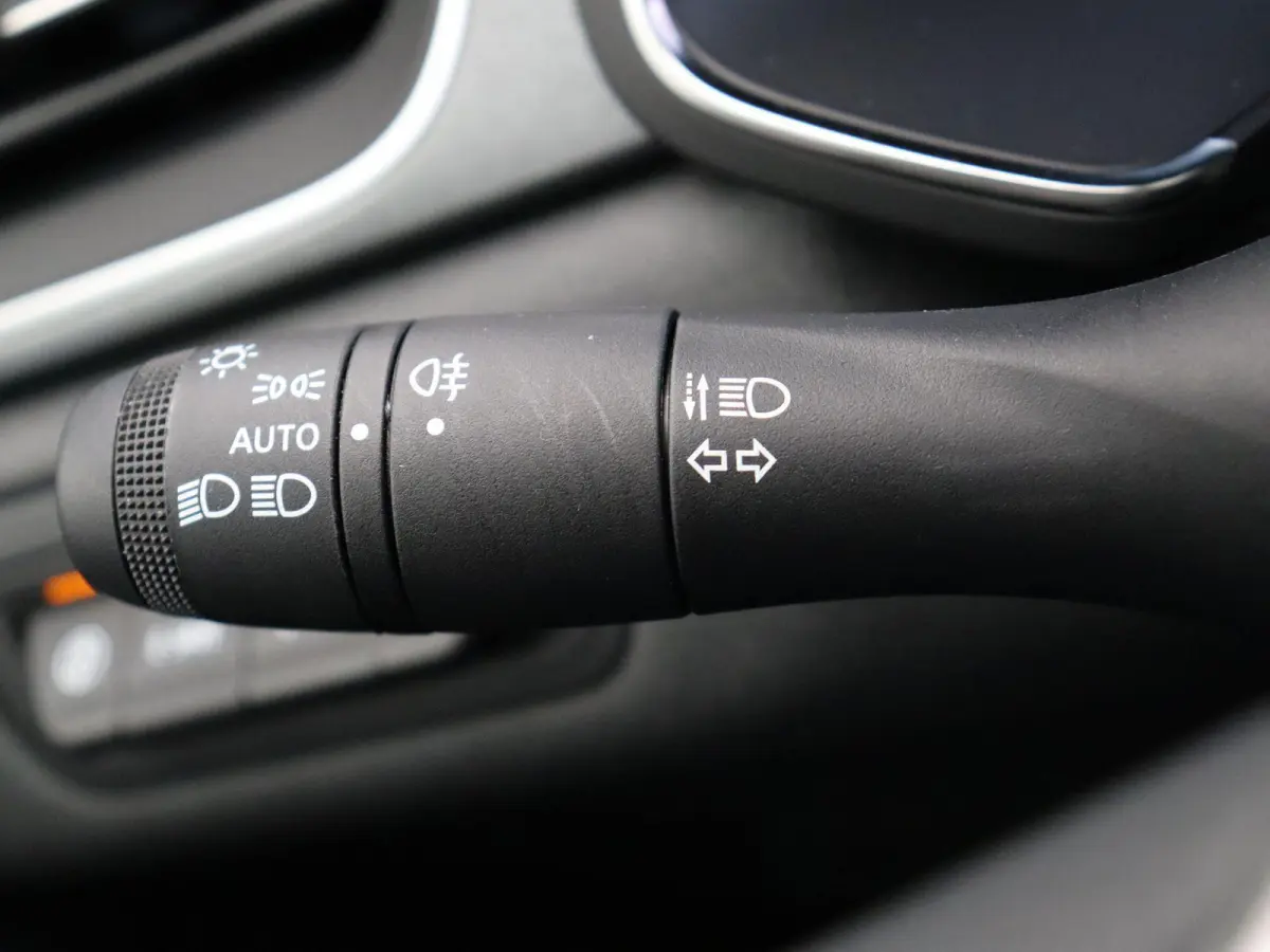 E-Tech full hybrid 145pk techno | Adaptieve cruise control | Navigatie | Achteruitrijcamera | Lichtmetalen velgen |