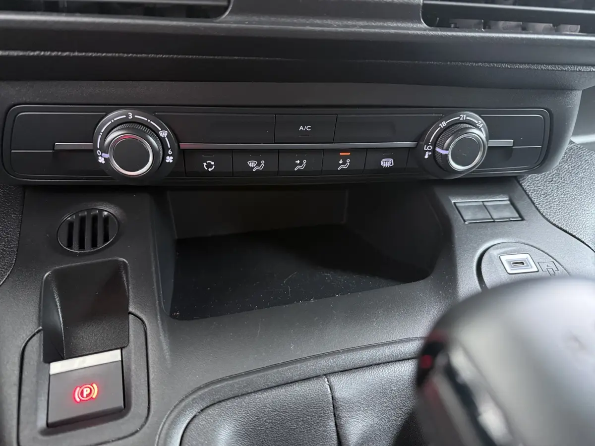 1.5 BlueHDi 100 S&S L1 | Achteruitrijcamera | Apple Carplay/Android Auto|telefoonintegratie premium | Cruise control