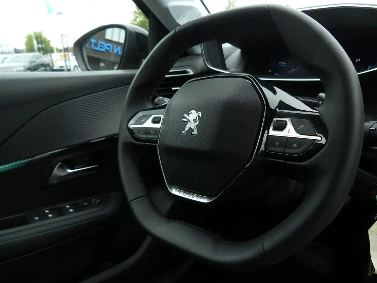 1.2 PureTech EAT-8 Allure Pack