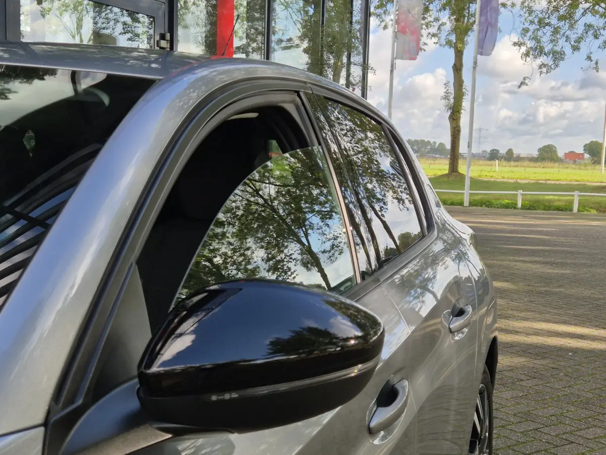 1.2 PureTech Allure Pack AUTOMAAT | Climate Control | Cruise Control | Navigatie | Licht metalen velgen | Parkeercamera