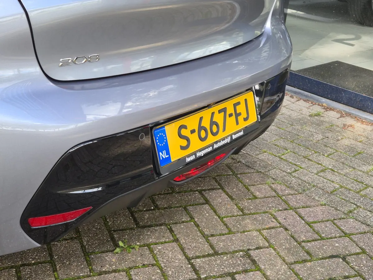 1.2 PureTech Allure Pack AUTOMAAT | Climate Control | Cruise Control | Navigatie | Licht metalen velgen | Parkeercamera