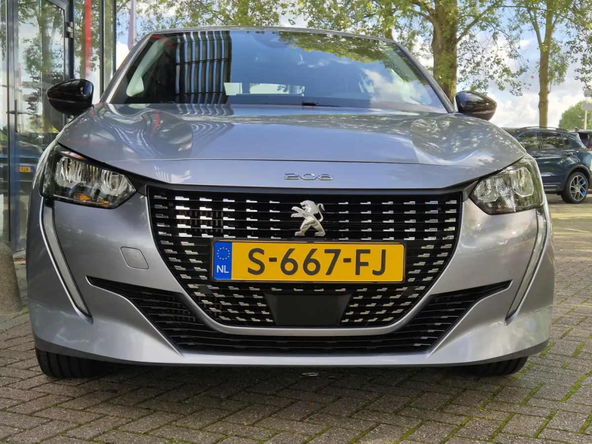 1.2 PureTech Allure Pack AUTOMAAT | Climate Control | Cruise Control | Navigatie | Licht metalen velgen | Parkeercamera