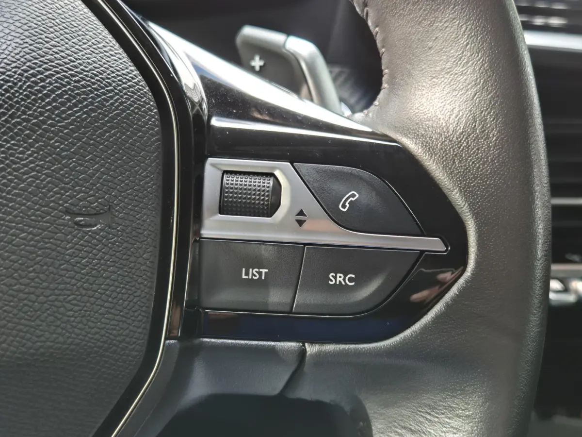 1.2 PureTech Allure Pack AUTOMAAT | Climate Control | Cruise Control | Navigatie | Licht metalen velgen | Parkeercamera