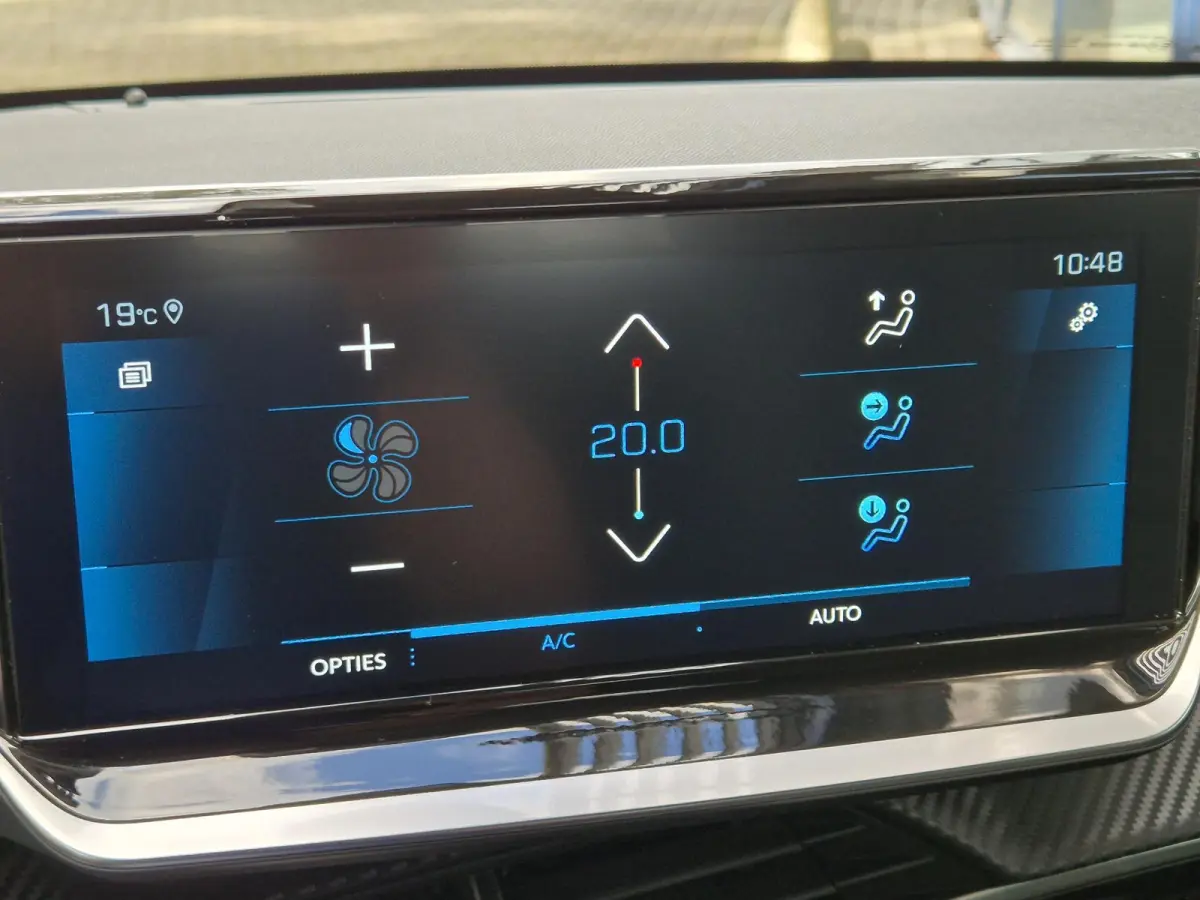 1.2 PureTech Allure Pack AUTOMAAT | Climate Control | Cruise Control | Navigatie | Licht metalen velgen | Parkeercamera