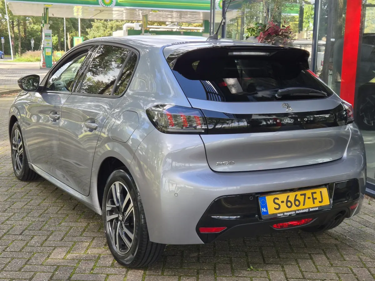 1.2 PureTech Allure Pack AUTOMAAT | Climate Control | Cruise Control | Navigatie | Licht metalen velgen | Parkeercamera
