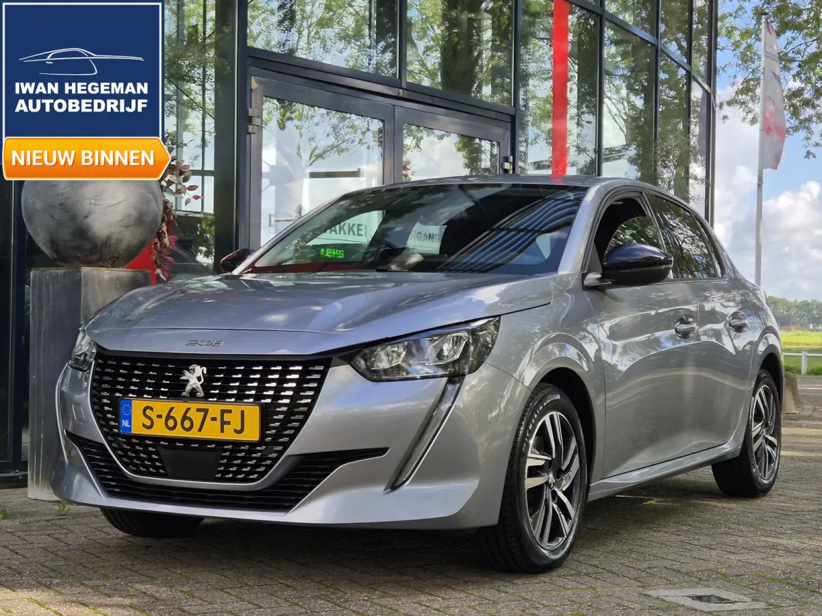 1.2 PureTech Allure Pack AUTOMAAT | Climate Control | Cruise Control | Navigatie | Licht metalen velgen | Parkeercamera