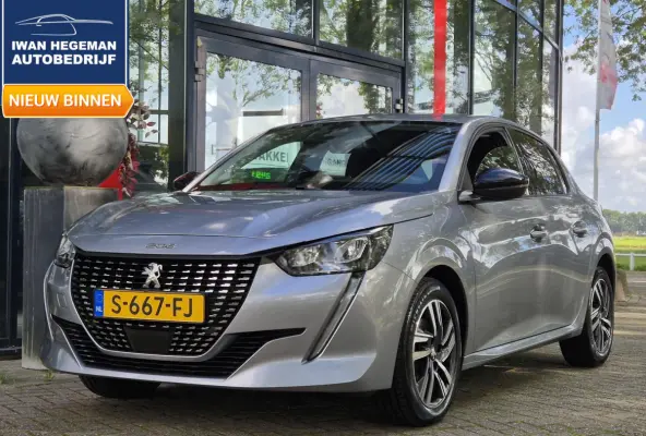 1.2 PureTech Allure Pack AUTOMAAT | Climate Control | Cruise Control | Navigatie | Licht metalen velgen | Parkeercamera