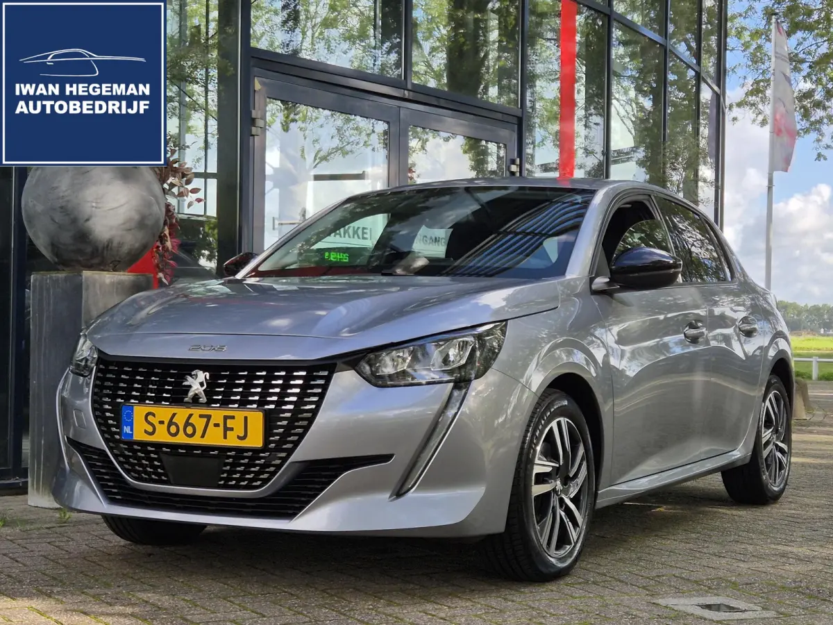 1.2 PureTech Allure Pack AUTOMAAT | Climate Control | Cruise Control | Navigatie | Licht metalen velgen | Parkeercamera