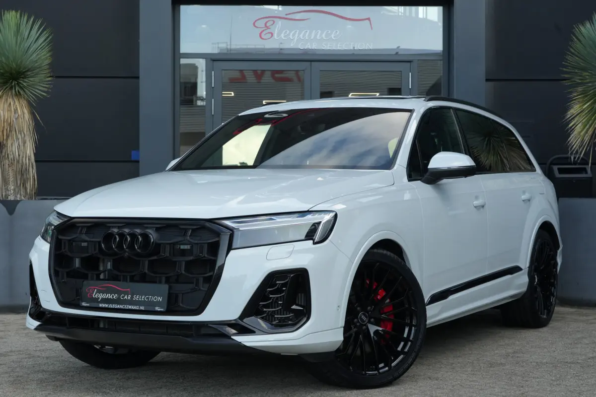 55 TFSI e Quattro Pro Line S | Facelift | 394pk | Pano | Trekhaak | HUD | 360° | Een bijzonder complete en luxe uitgevoerde Audi Q7 55 TFSI e quattro Pro Line S, uitgevoerd in wit metallic 