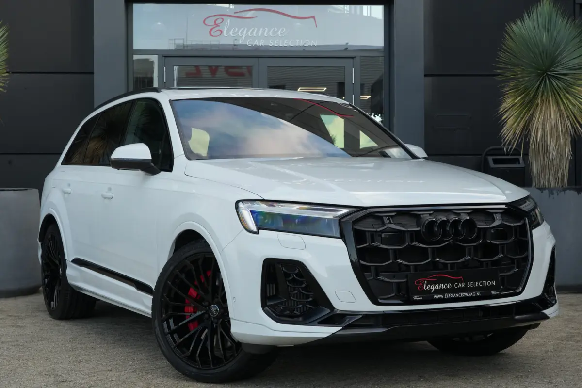 55 TFSI e Quattro Pro Line S | Facelift | 394pk | Pano | Trekhaak | HUD | 360° | Een bijzonder complete en luxe uitgevoerde Audi Q7 55 TFSI e quattro Pro Line S, uitgevoerd in wit metallic 