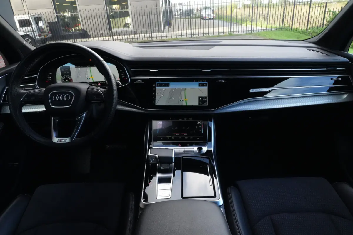 55 TFSI e Quattro Pro Line S | Facelift | 394pk | Pano | Trekhaak | HUD | 360° | Een bijzonder complete en luxe uitgevoerde Audi Q7 55 TFSI e quattro Pro Line S, uitgevoerd in wit metallic 