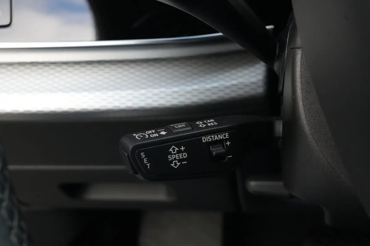 55 TFSI e Quattro Pro Line S | Facelift | 394pk | Pano | Trekhaak | HUD | 360° | Een bijzonder complete en luxe uitgevoerde Audi Q7 55 TFSI e quattro Pro Line S, uitgevoerd in wit metallic 