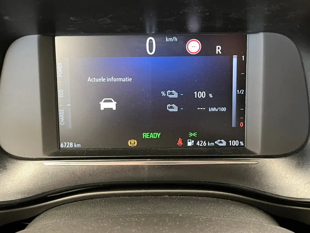 Electric Long Range Yes 51 kWh Stoel+Stuurverwarming | Warmtepomp | Carplay/Android Auto | Cruise | Climate | Achteruitrijcamera | Bandenspanningscontrolesysteem | Binnenspiegel automatisch 