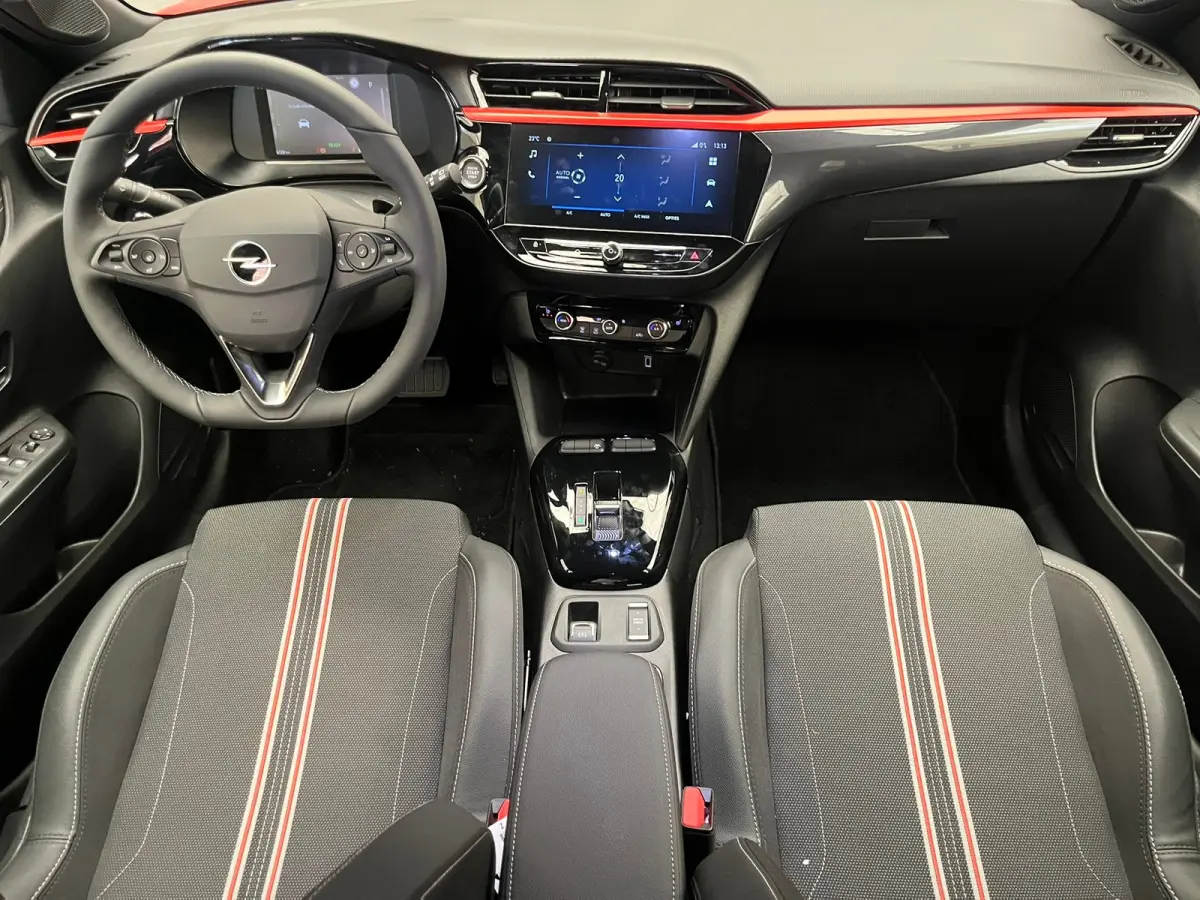Electric Long Range Yes 51 kWh Stoel+Stuurverwarming | Warmtepomp | Carplay/Android Auto | Cruise | Climate | Achteruitrijcamera | Bandenspanningscontrolesysteem | Binnenspiegel automatisch 