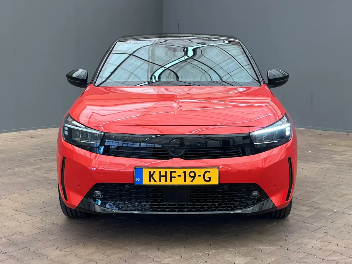 Electric Long Range Yes 51 kWh Stoel+Stuurverwarming | Warmtepomp | Carplay/Android Auto | Cruise | Climate | Achteruitrijcamera | Bandenspanningscontrolesysteem | Binnenspiegel automatisch 