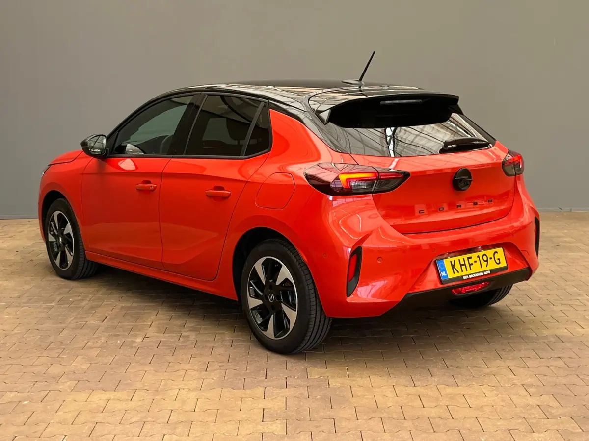 Electric Long Range Yes 51 kWh Stoel+Stuurverwarming | Warmtepomp | Carplay/Android Auto | Cruise | Climate | Achteruitrijcamera | Bandenspanningscontrolesysteem | Binnenspiegel automatisch 