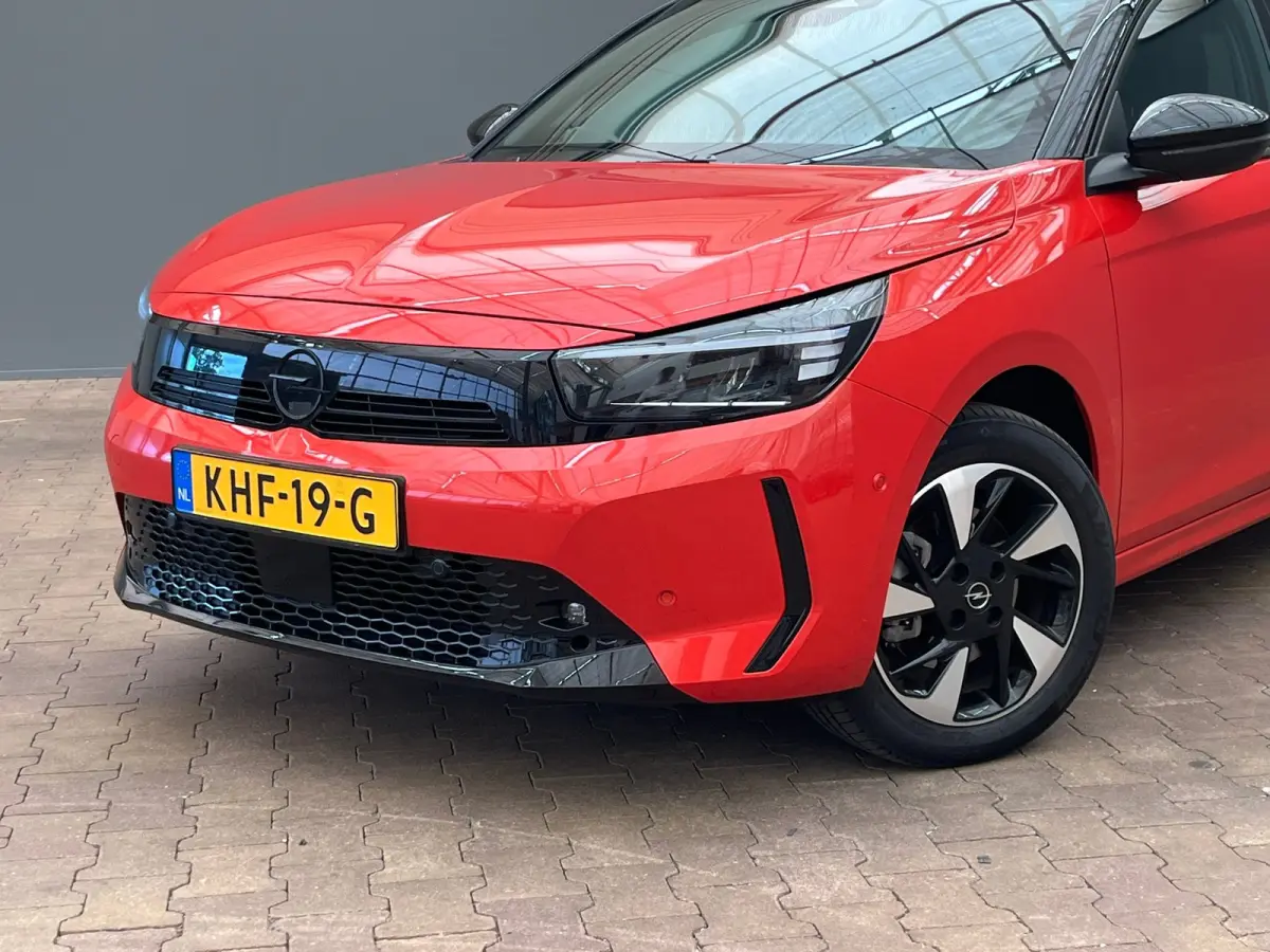 Electric Long Range Yes 51 kWh Stoel+Stuurverwarming | Warmtepomp | Carplay/Android Auto | Cruise | Climate | Achteruitrijcamera | Bandenspanningscontrolesysteem | Binnenspiegel automatisch 