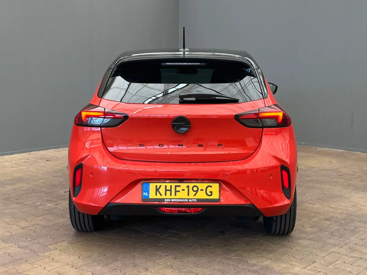 Electric Long Range Yes 51 kWh Stoel+Stuurverwarming | Warmtepomp | Carplay/Android Auto | Cruise | Climate | Achteruitrijcamera | Bandenspanningscontrolesysteem | Binnenspiegel automatisch 