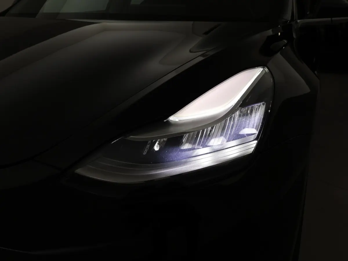 PERFORMANCE 462 PK AWD 75 KWH ORIG. NL + 20 INCH | AUTOPILOT | PANORAMA | LEDER