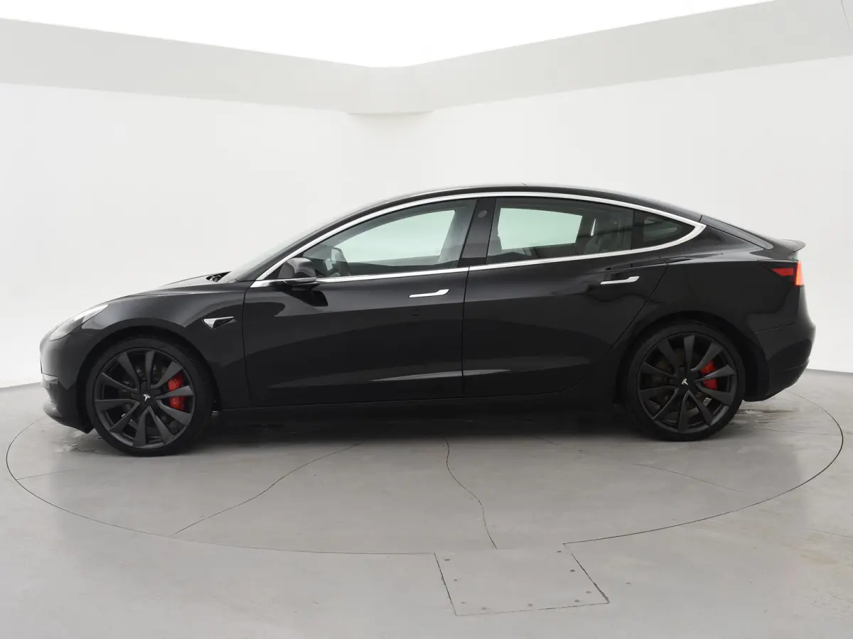 PERFORMANCE 462 PK AWD 75 KWH ORIG. NL + 20 INCH | AUTOPILOT | PANORAMA | LEDER