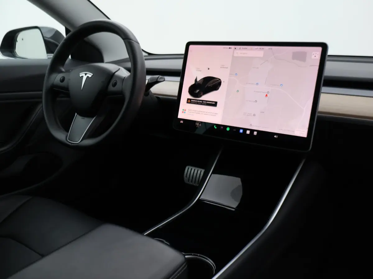 PERFORMANCE 462 PK AWD 75 KWH ORIG. NL + 20 INCH | AUTOPILOT | PANORAMA | LEDER