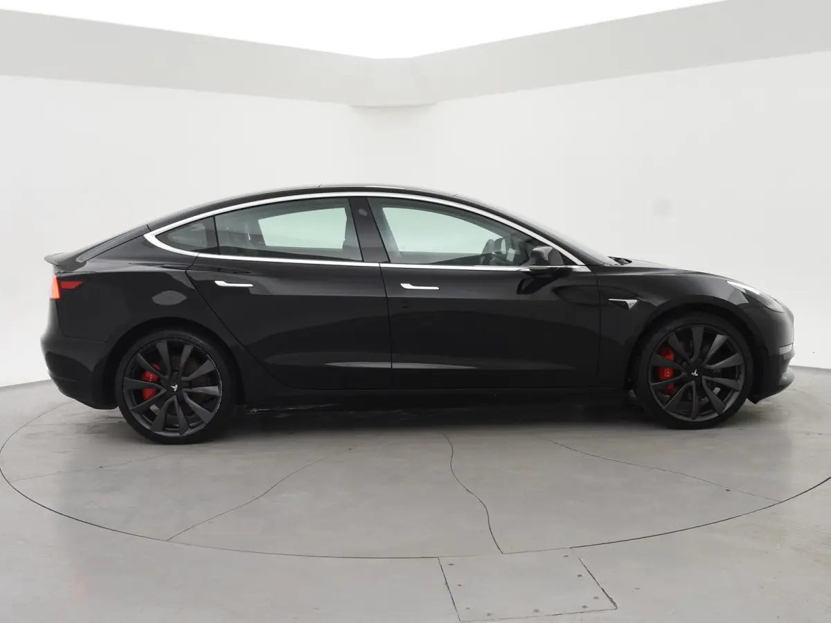 PERFORMANCE 462 PK AWD 75 KWH ORIG. NL + 20 INCH | AUTOPILOT | PANORAMA | LEDER