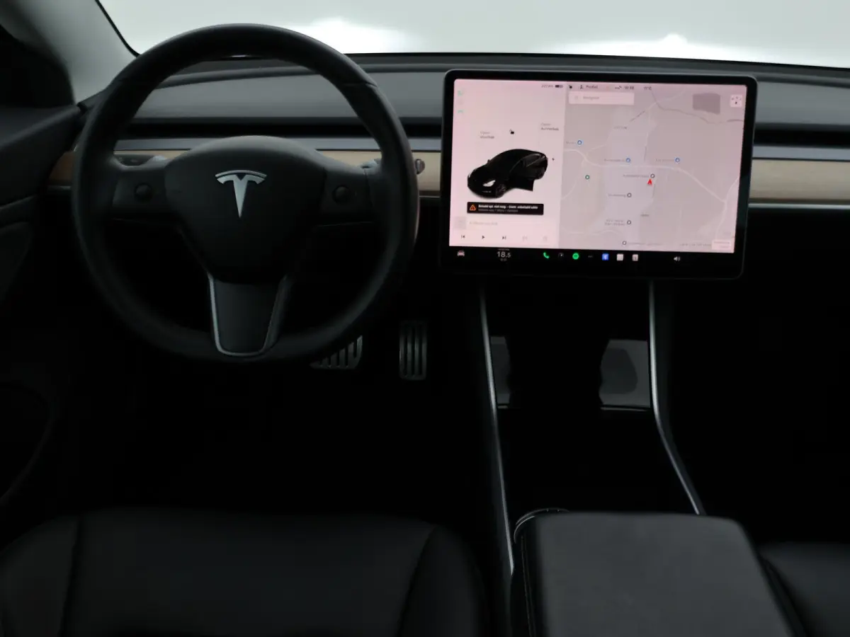 PERFORMANCE 462 PK AWD 75 KWH ORIG. NL + 20 INCH | AUTOPILOT | PANORAMA | LEDER