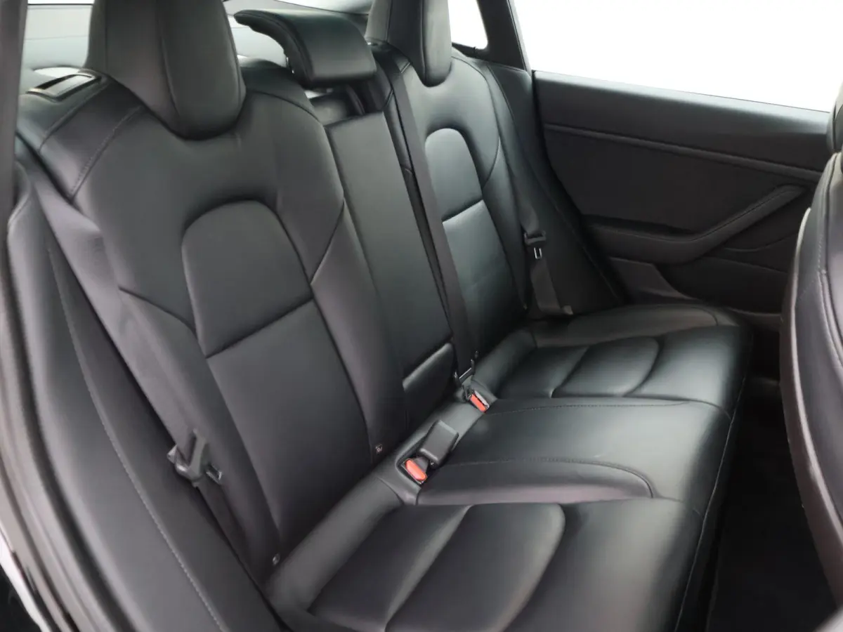 PERFORMANCE 462 PK AWD 75 KWH ORIG. NL + 20 INCH | AUTOPILOT | PANORAMA | LEDER