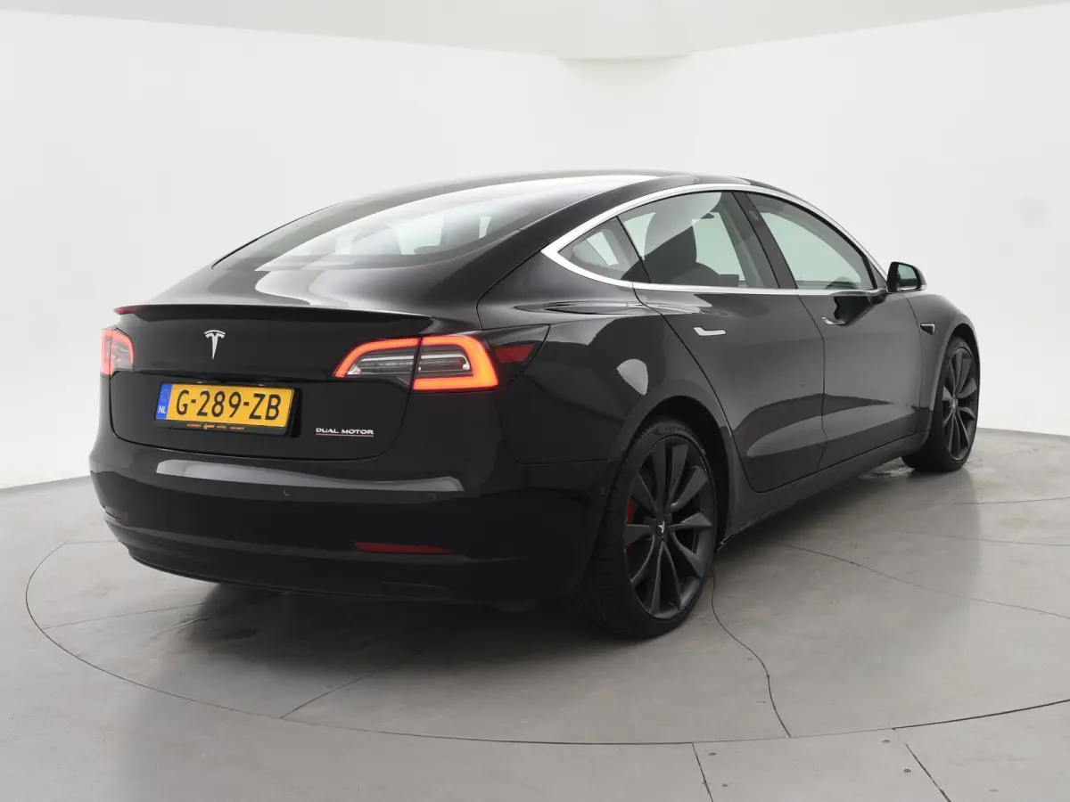 PERFORMANCE 462 PK AWD 75 KWH ORIG. NL + 20 INCH | AUTOPILOT | PANORAMA | LEDER