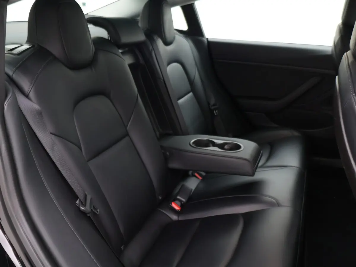 PERFORMANCE 462 PK AWD 75 KWH ORIG. NL + 20 INCH | AUTOPILOT | PANORAMA | LEDER