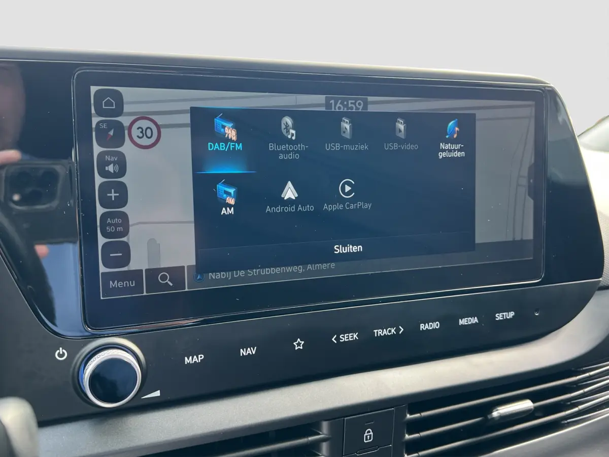 1.0 T-GDI 100pk Premium | Camera | Carplay | Premium audio | Dodehoek detectie | Cruise controle | Draadloos laden | Climate controle | Full LED | Keyless entry | Stoelverwarming | Stuurverw