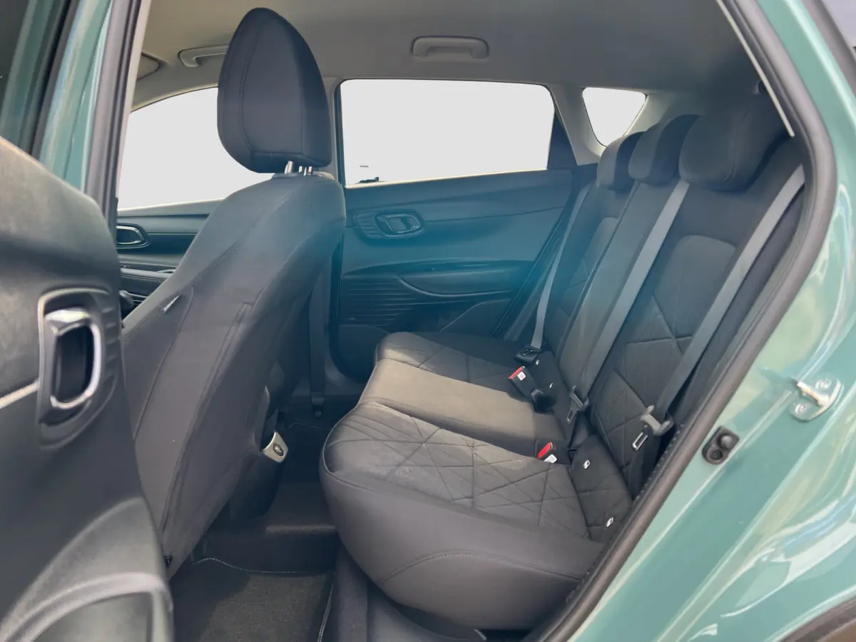 1.0 T-GDI 100pk Premium | Camera | Carplay | Premium audio | Dodehoek detectie | Cruise controle | Draadloos laden | Climate controle | Full LED | Keyless entry | Stoelverwarming | Stuurverw