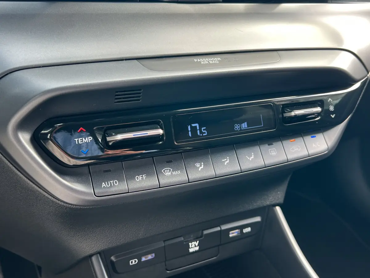 1.0 T-GDI 100pk Premium | Camera | Carplay | Premium audio | Dodehoek detectie | Cruise controle | Draadloos laden | Climate controle | Full LED | Keyless entry | Stoelverwarming | Stuurverw