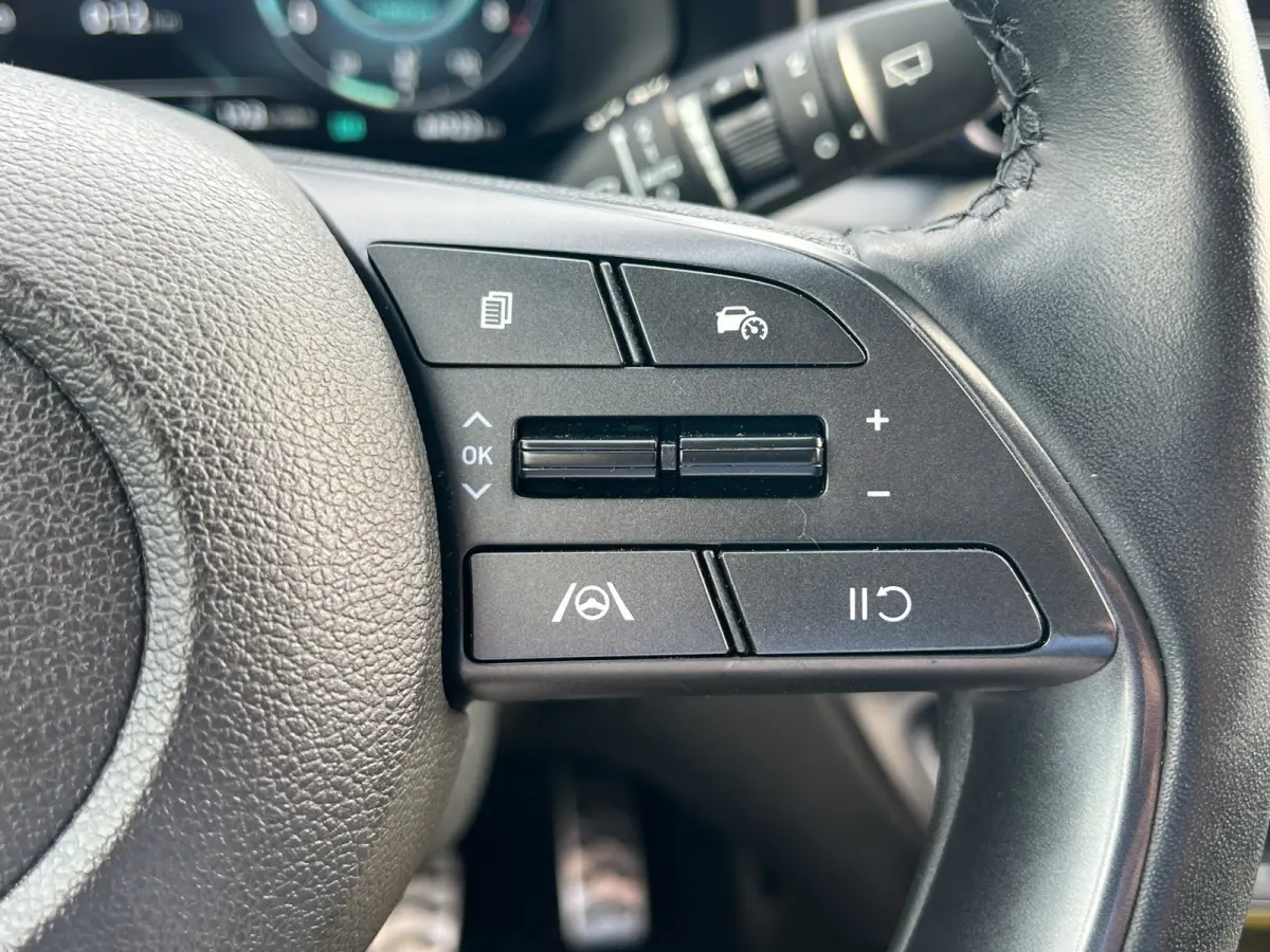 1.0 T-GDI 100pk Premium | Camera | Carplay | Premium audio | Dodehoek detectie | Cruise controle | Draadloos laden | Climate controle | Full LED | Keyless entry | Stoelverwarming | Stuurverw