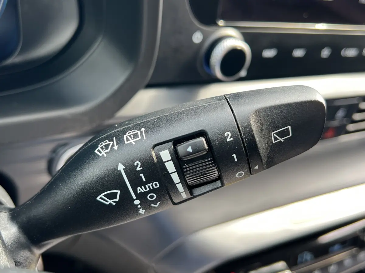 1.0 T-GDI 100pk Premium | Camera | Carplay | Premium audio | Dodehoek detectie | Cruise controle | Draadloos laden | Climate controle | Full LED | Keyless entry | Stoelverwarming | Stuurverw