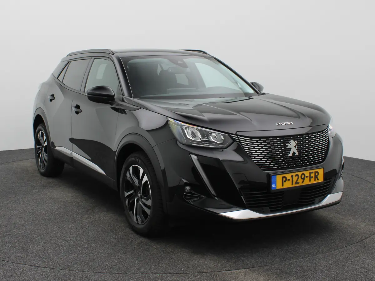 1.2 PureTech Allure Pack Trekhaak | Climate Control | Camera | Parkeersensoren | Apple Carplay/Android Auto | 17" Lichtmetalen Velgen | Navigatie