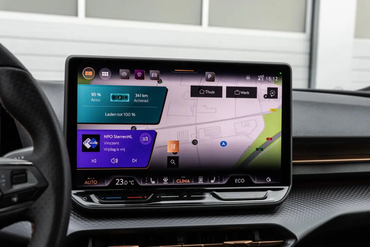 211pk Performance First Edition 56 kWh | Sennheiser | Autonome Parkeerfunctie | Sportstoelen