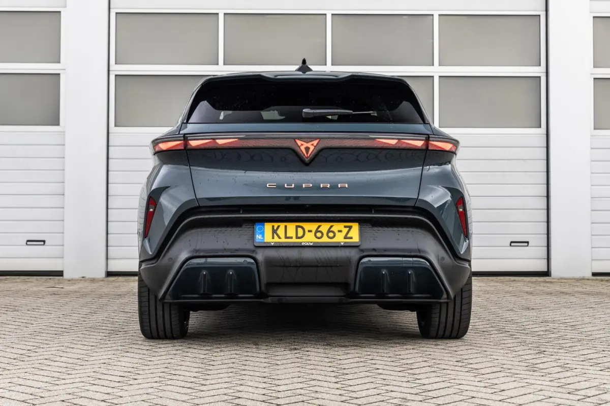 211pk Performance First Edition 56 kWh | Sennheiser | Autonome Parkeerfunctie | Sportstoelen