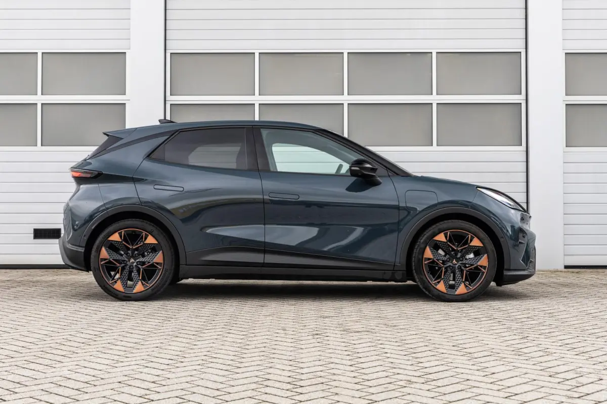 211pk Performance First Edition 56 kWh | Sennheiser | Autonome Parkeerfunctie | Sportstoelen