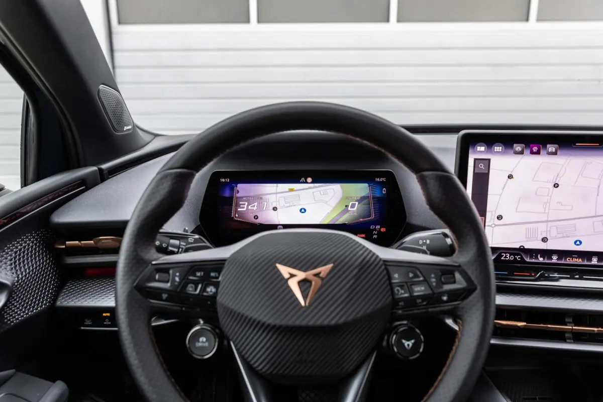 211pk Performance First Edition 56 kWh | Sennheiser | Autonome Parkeerfunctie | Sportstoelen