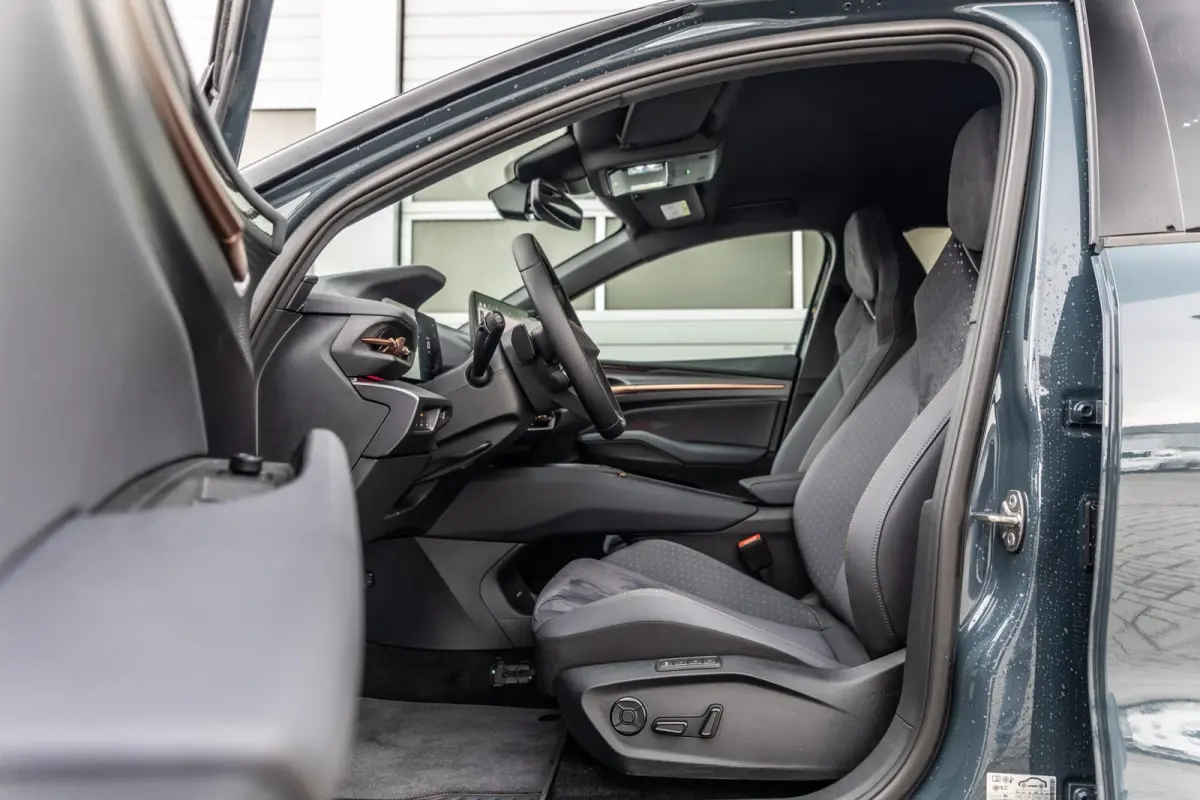 211pk Performance First Edition 56 kWh | Sennheiser | Autonome Parkeerfunctie | Sportstoelen